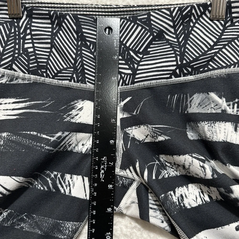 LULULEMON Women's 4 Wunder‎ Under Crop II Full-On Luon Shady Palms Black White